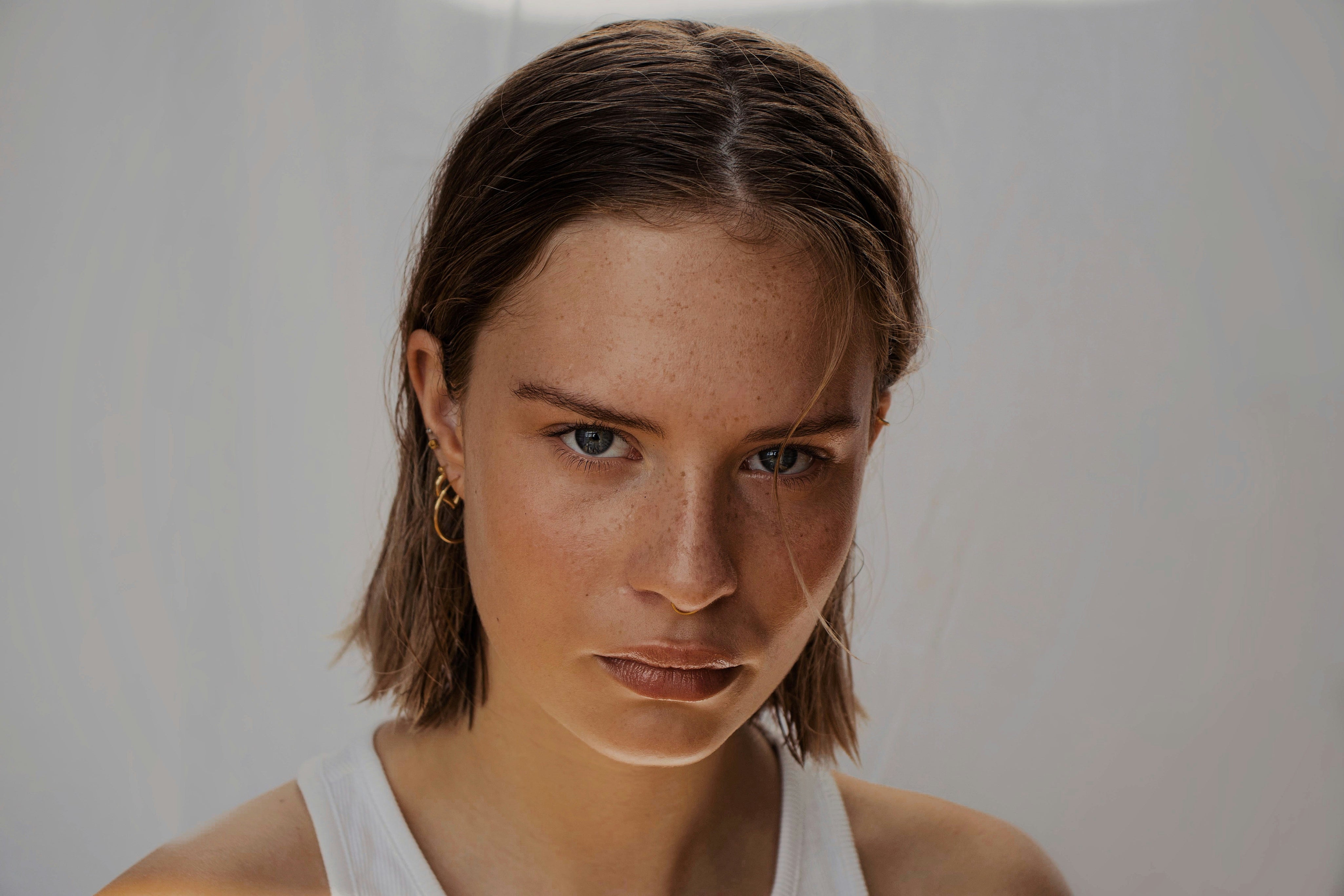 Porträt einer Frau, Hautaufnahme im Studio